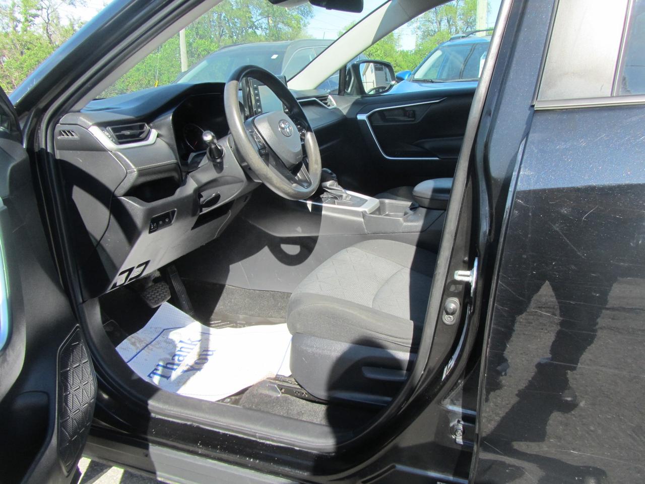 2021 Toyota RAV4 LE FWD Photo