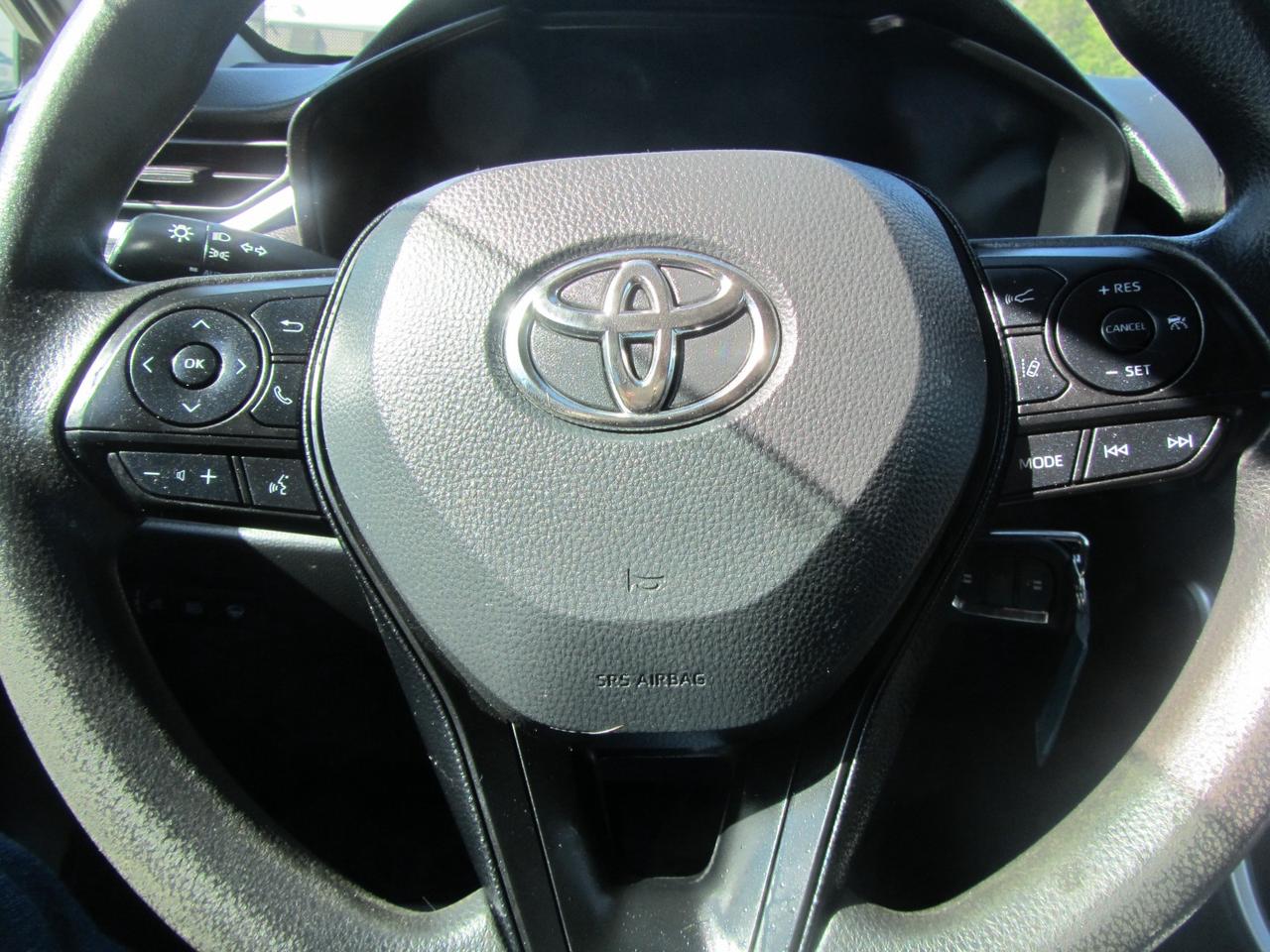 2021 Toyota RAV4 LE FWD Photo
