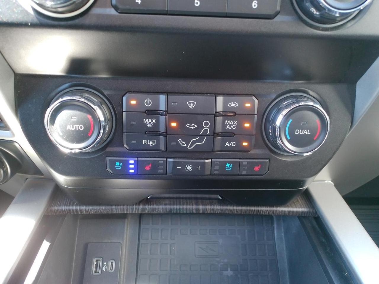 2021 Ford F-250 Super Duty SRW LARIAT 4WD CREW CAB 6.75' BOX Photo