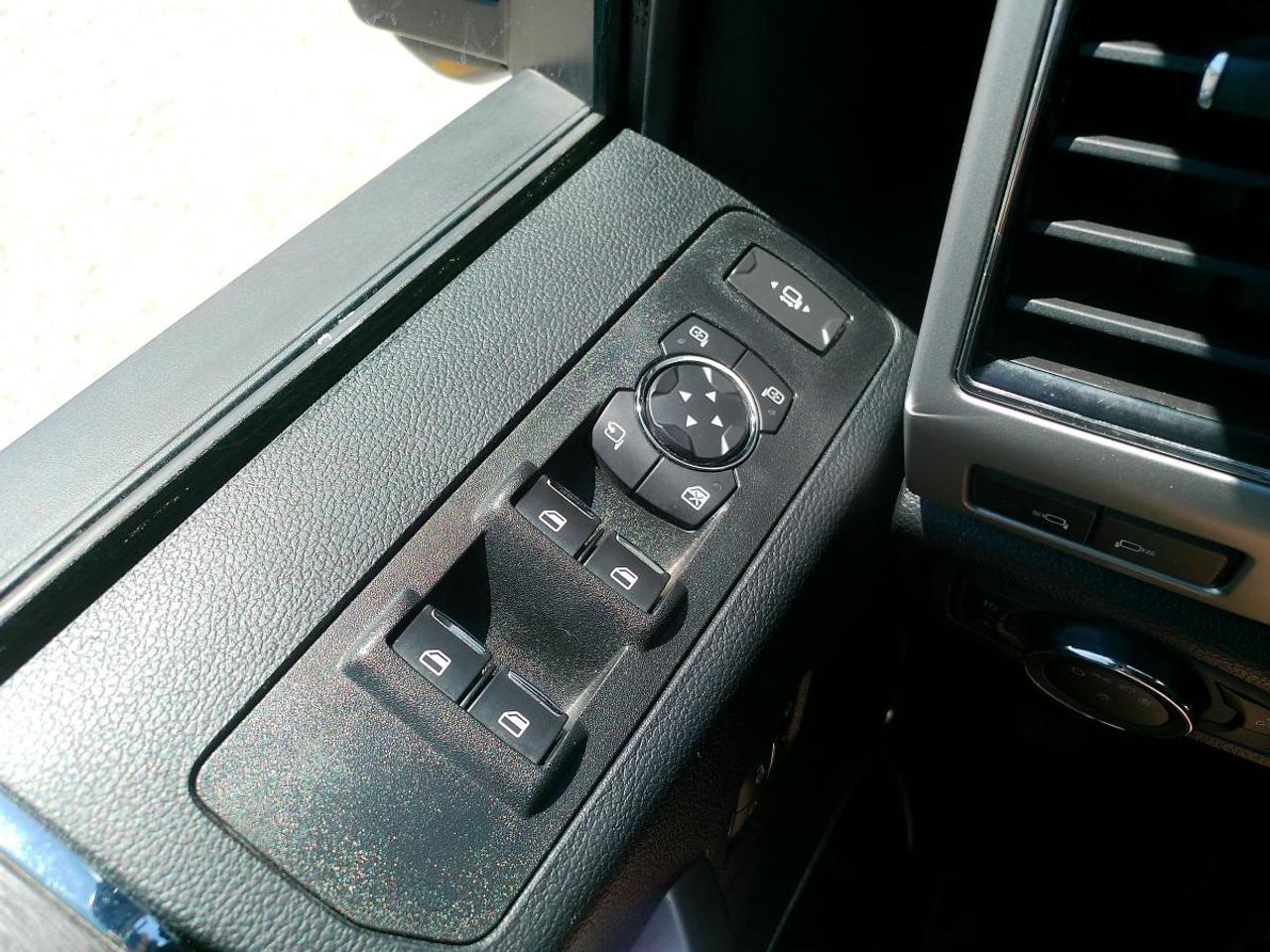 2021 Ford F-250 Super Duty SRW LARIAT 4WD CREW CAB 6.75' BOX Photo