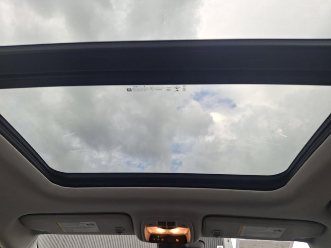 2023 Chevrolet Bolt EUV Premium | Sun & Sound Pkg | Redline Edition | Leather | Sunroof | Bose | 360 Camera | and More ! Photo
