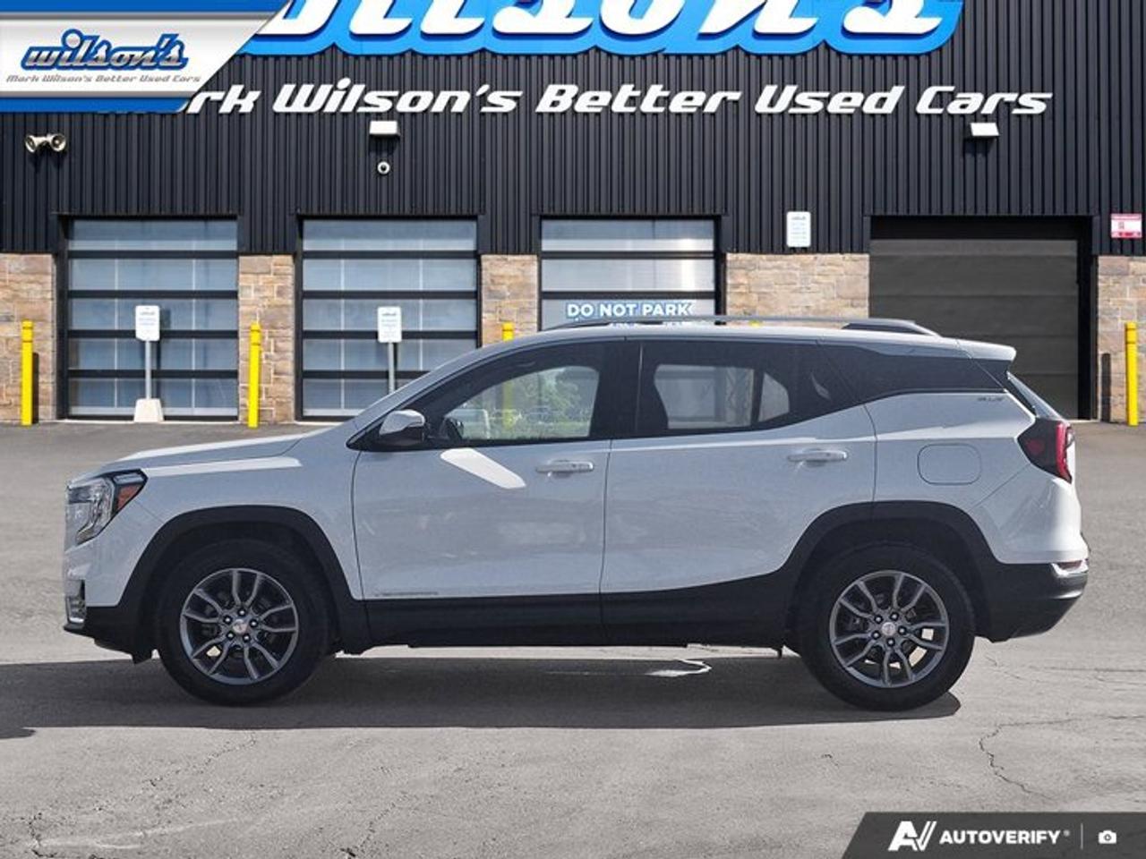 2024 GMC Terrain SLT AWD | Leather | Heated Seats + Steering | Power Liftgate | CarPlay | and More ! Photo