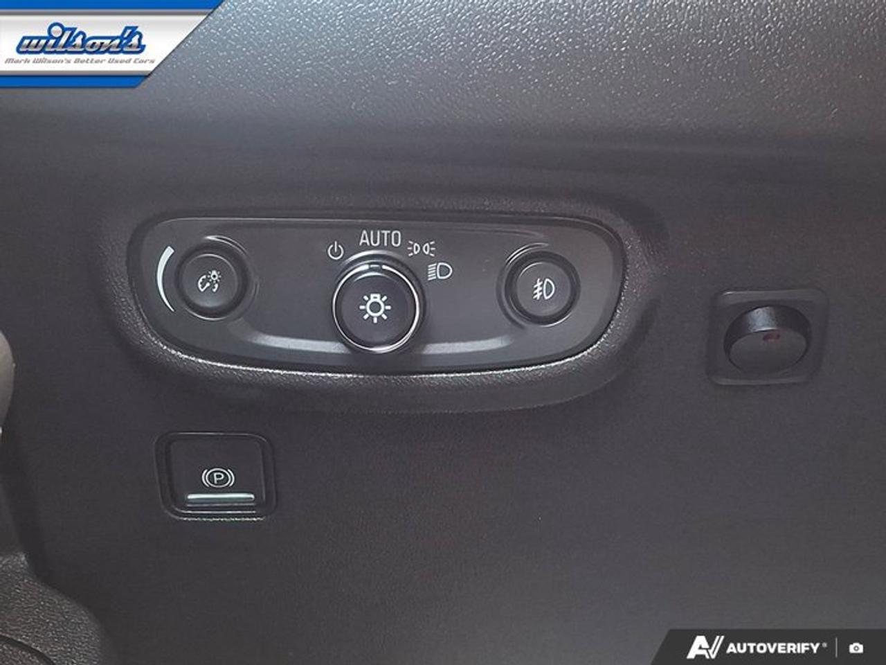 2024 GMC Terrain SLT AWD | Leather | Heated Seats + Steering | Power Liftgate | CarPlay | and More ! Photo