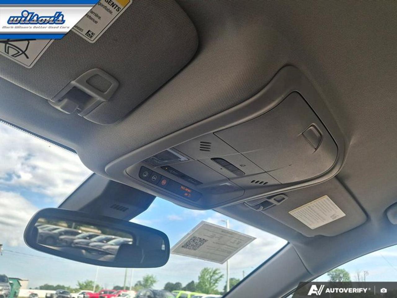 2024 GMC Terrain SLT AWD | Leather | Heated Seats + Steering | Power Liftgate | CarPlay | and More ! Photo