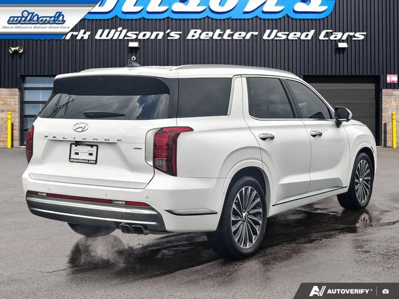2024 Hyundai PALISADE Ultimate Calligraphy AWD | 7 Passenger | Leather | Sunroof | Heated + Cooled Massaging Seats & More! Photo