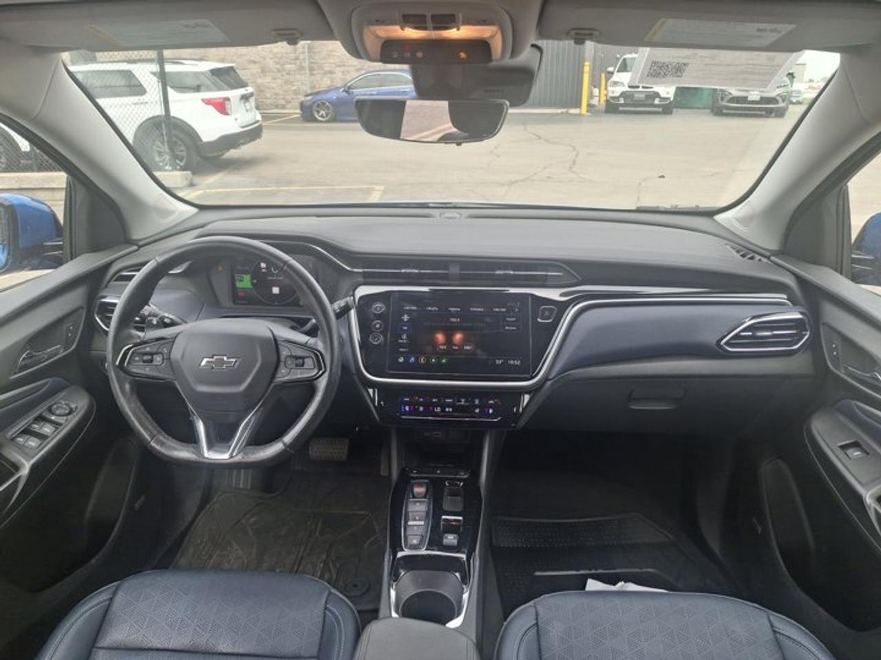2023 Chevrolet Bolt EUV Premier | Pano Sunroof | Navi | BOSE Audio | Leather | CarPlay + Android | Heated Seats | and More ! Photo4