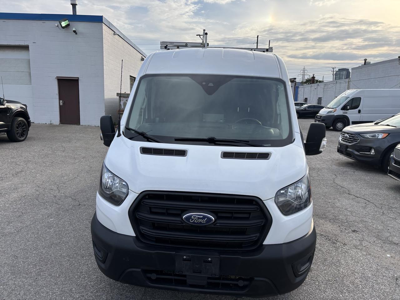 2020 Ford Transit Cargo Van T-250 MEDIUM CERTIFIED - Photo #9