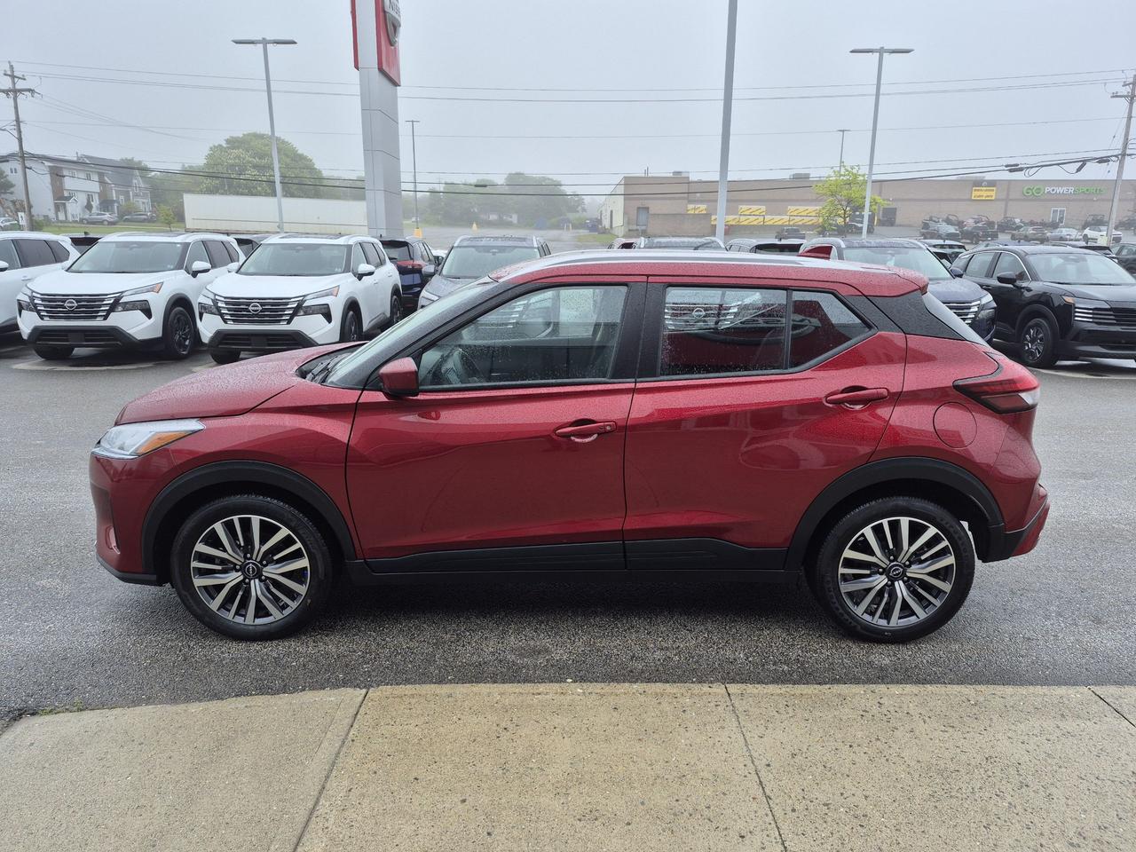 2025 Nissan Kicks Play SV REMOTE START, HEATED SEATS AND WHEEL Photo
