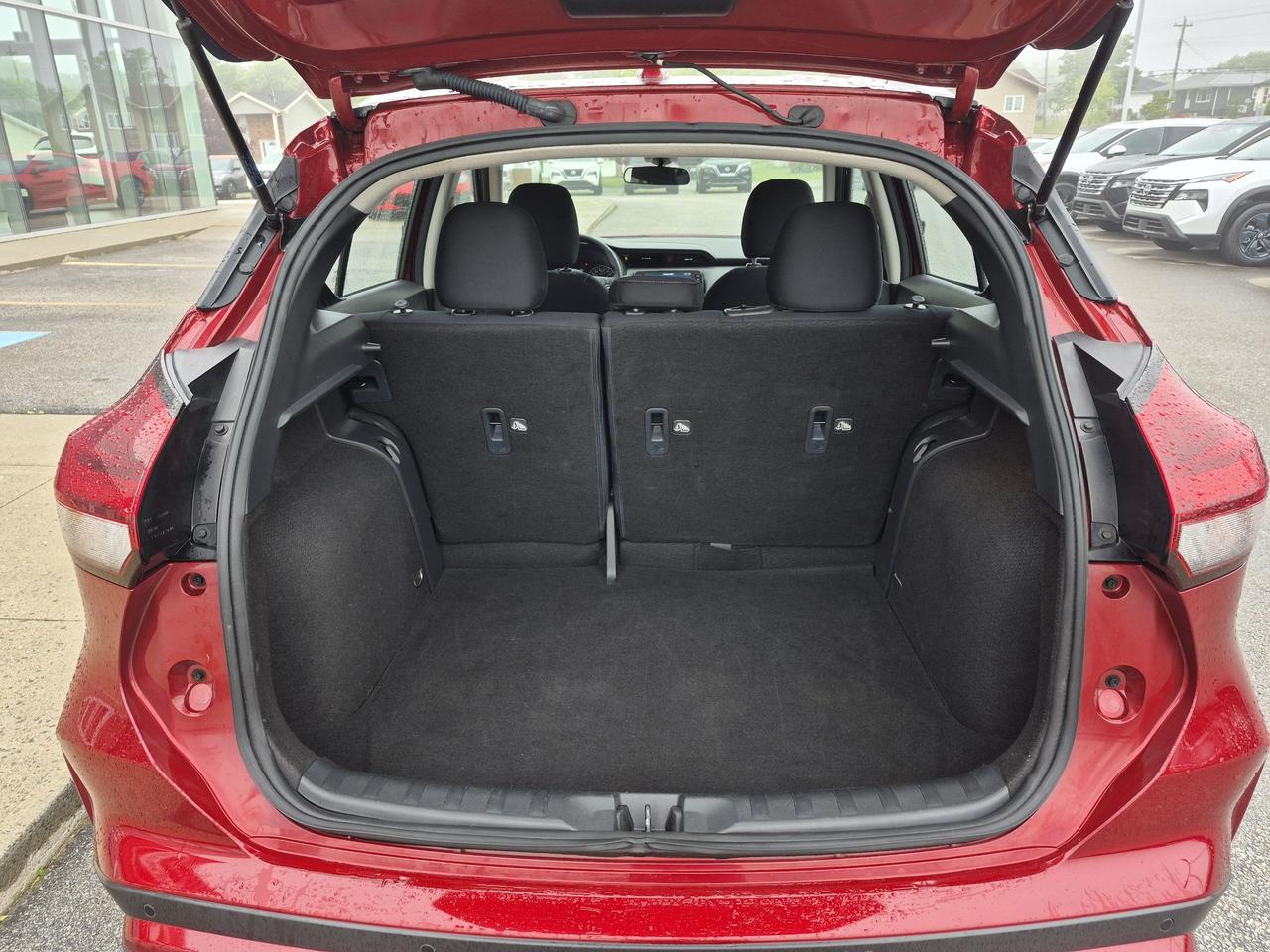 2025 Nissan Kicks Play SV REMOTE START, HEATED SEATS AND WHEEL Photo