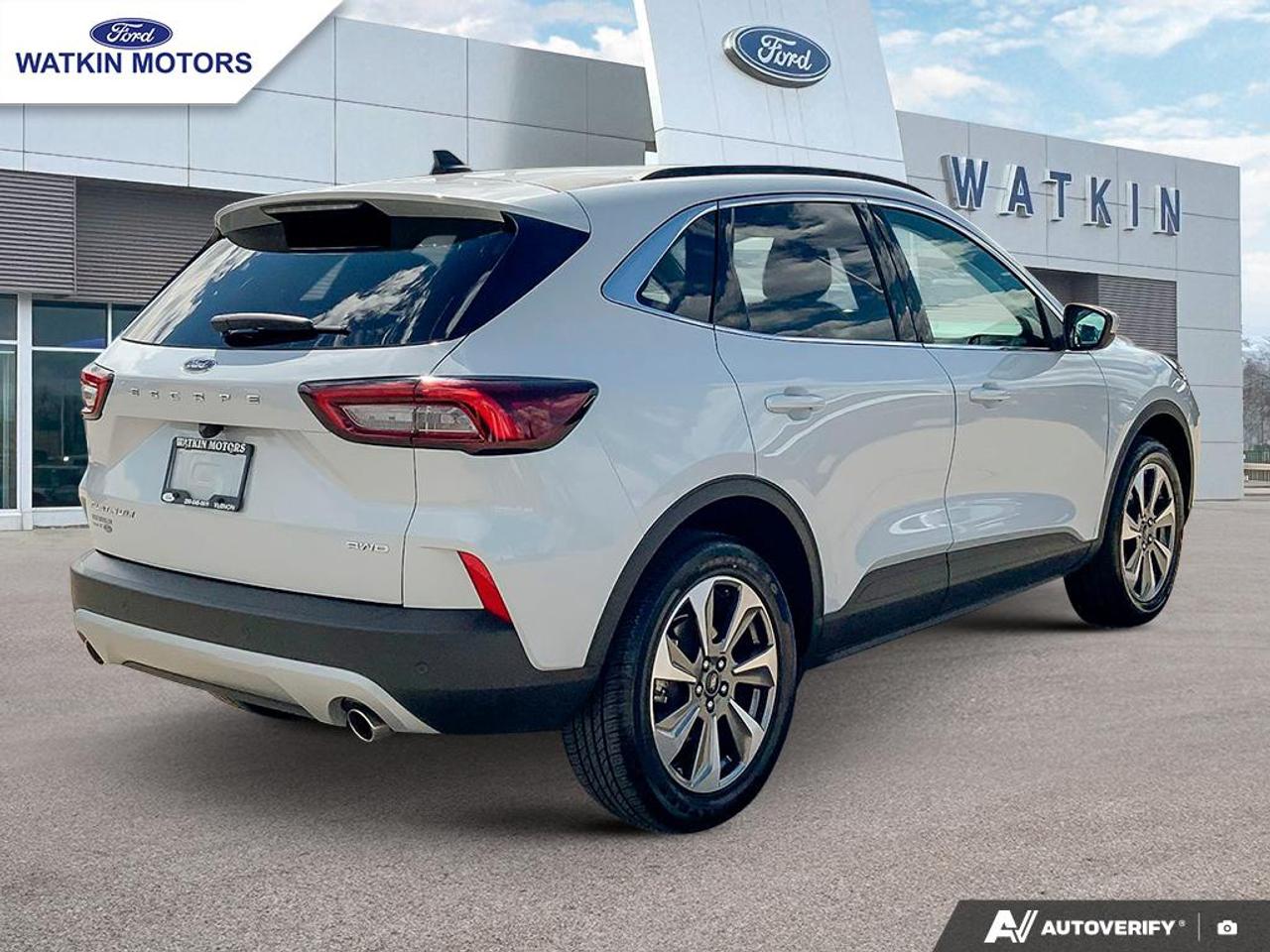 2025 Ford Escape Platinum AWD Photo4