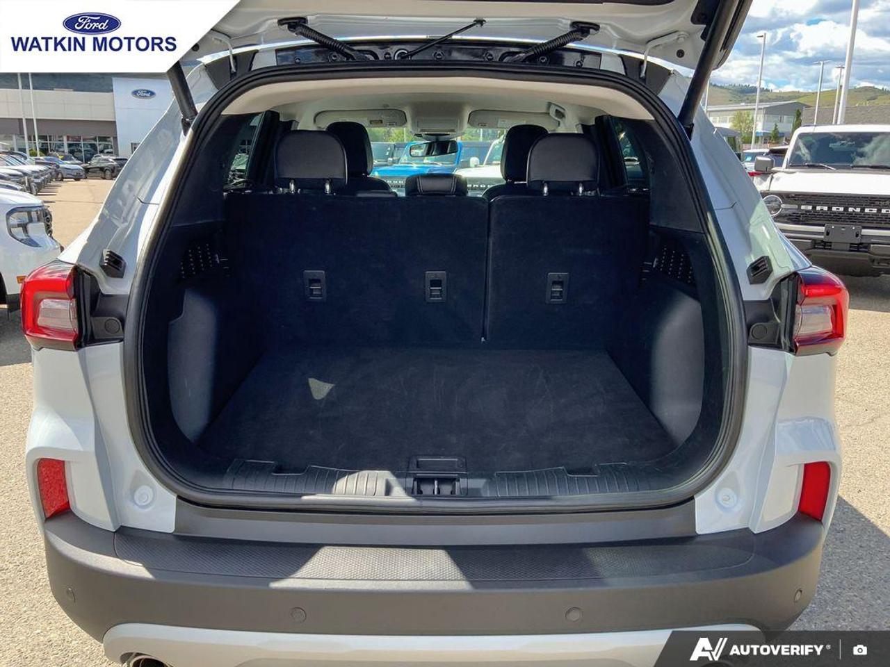 2025 Ford Escape Platinum AWD Photo14