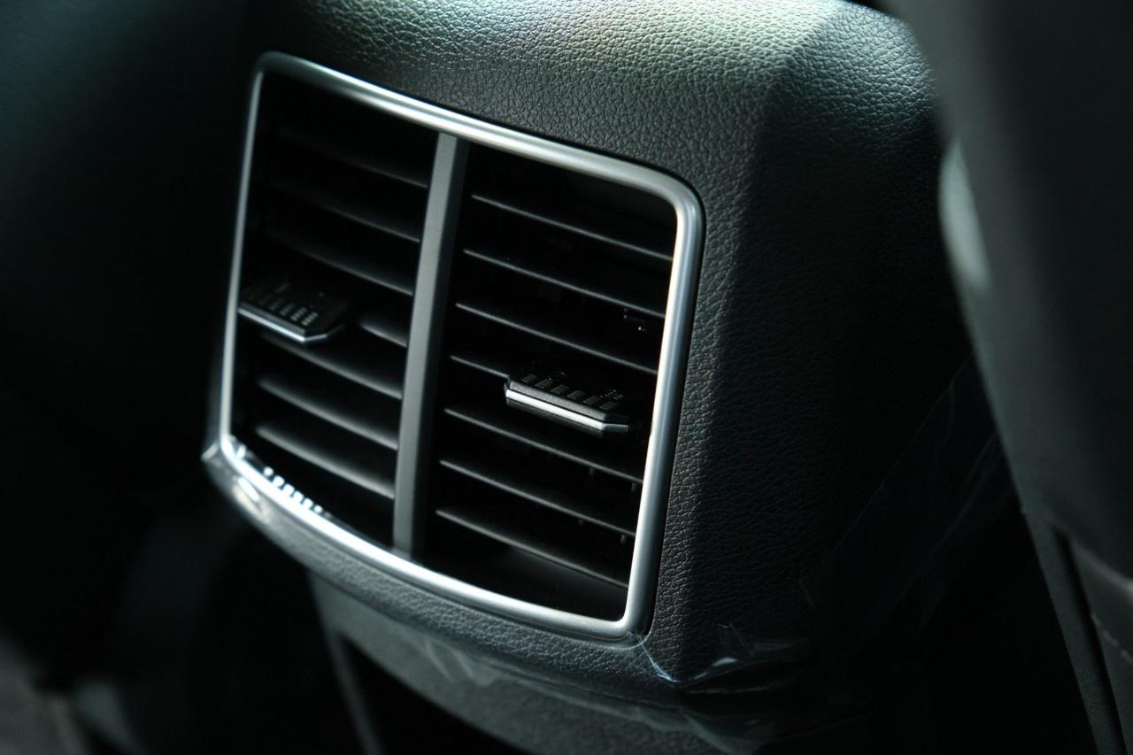 2026 Kia Sportage Hybrid SX AWD w/Black Interior Photo