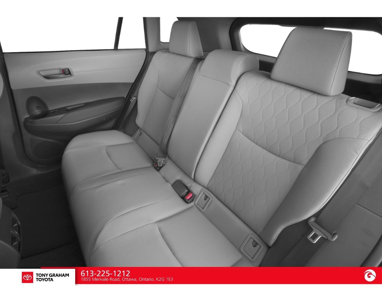2024 Toyota Corolla Cross LE Photo