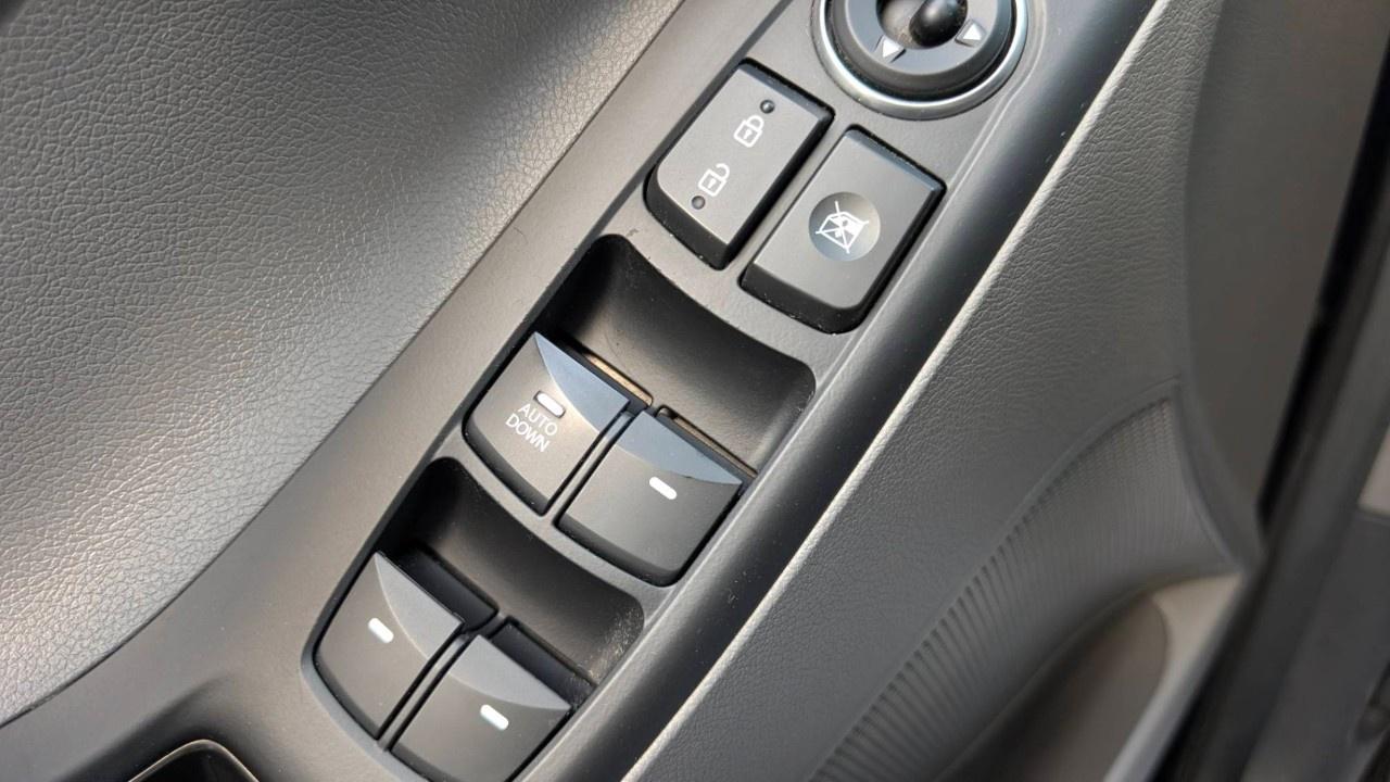2014 Hyundai Elantra 4DR SDN AUTO GL Photo