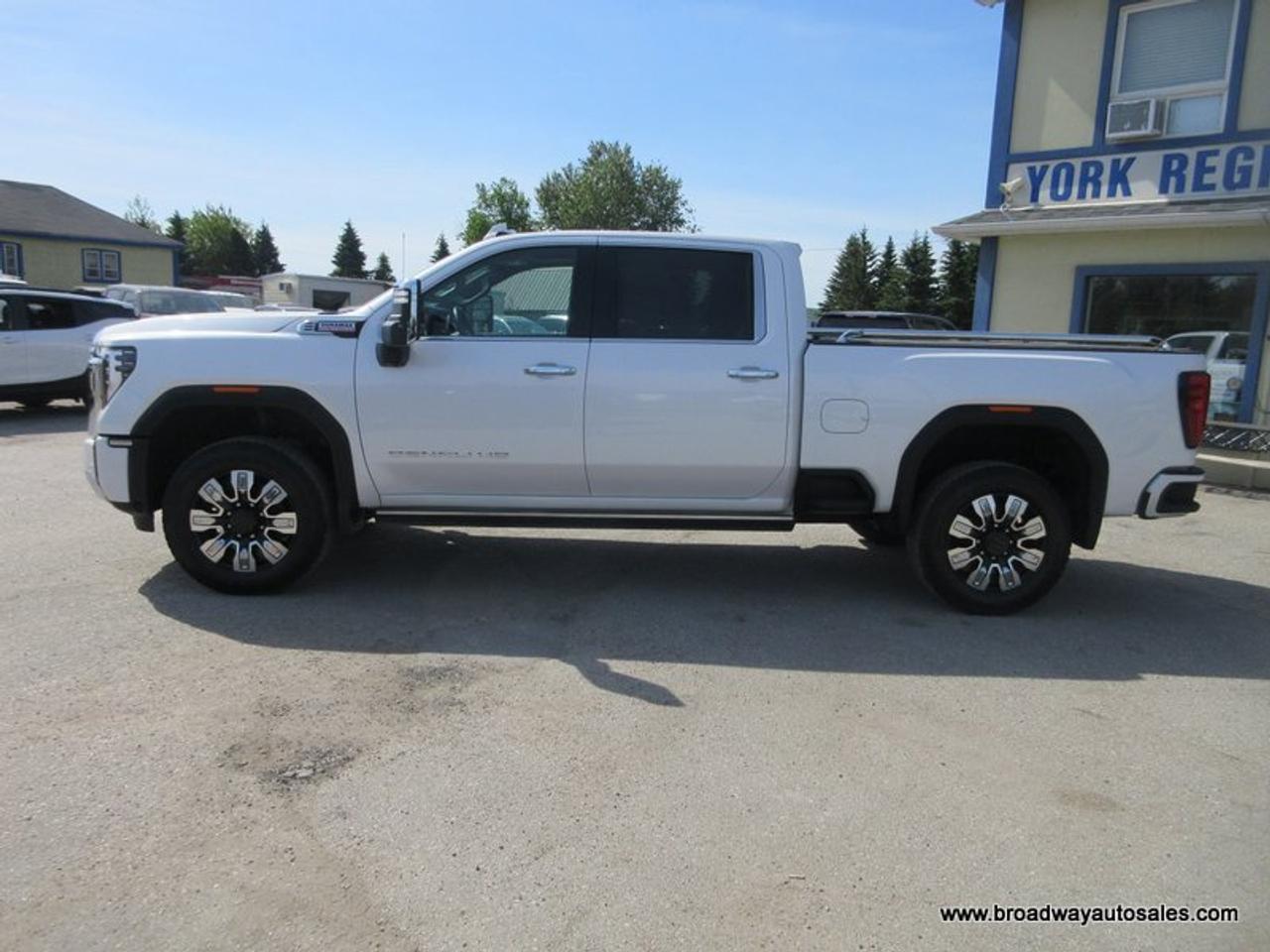 2025 GMC Sierra 2500 3/4 TON DENALI-VERSION 5 PASSENGER 6.6L - DURAMAX.. 4X4.. CREW-CAB.. 6.6-FOOT-BOX.. POWER SUNROOF.. LEATHER.. HEATED/AC SEATS.. POWER MIRRORS.. Photo
