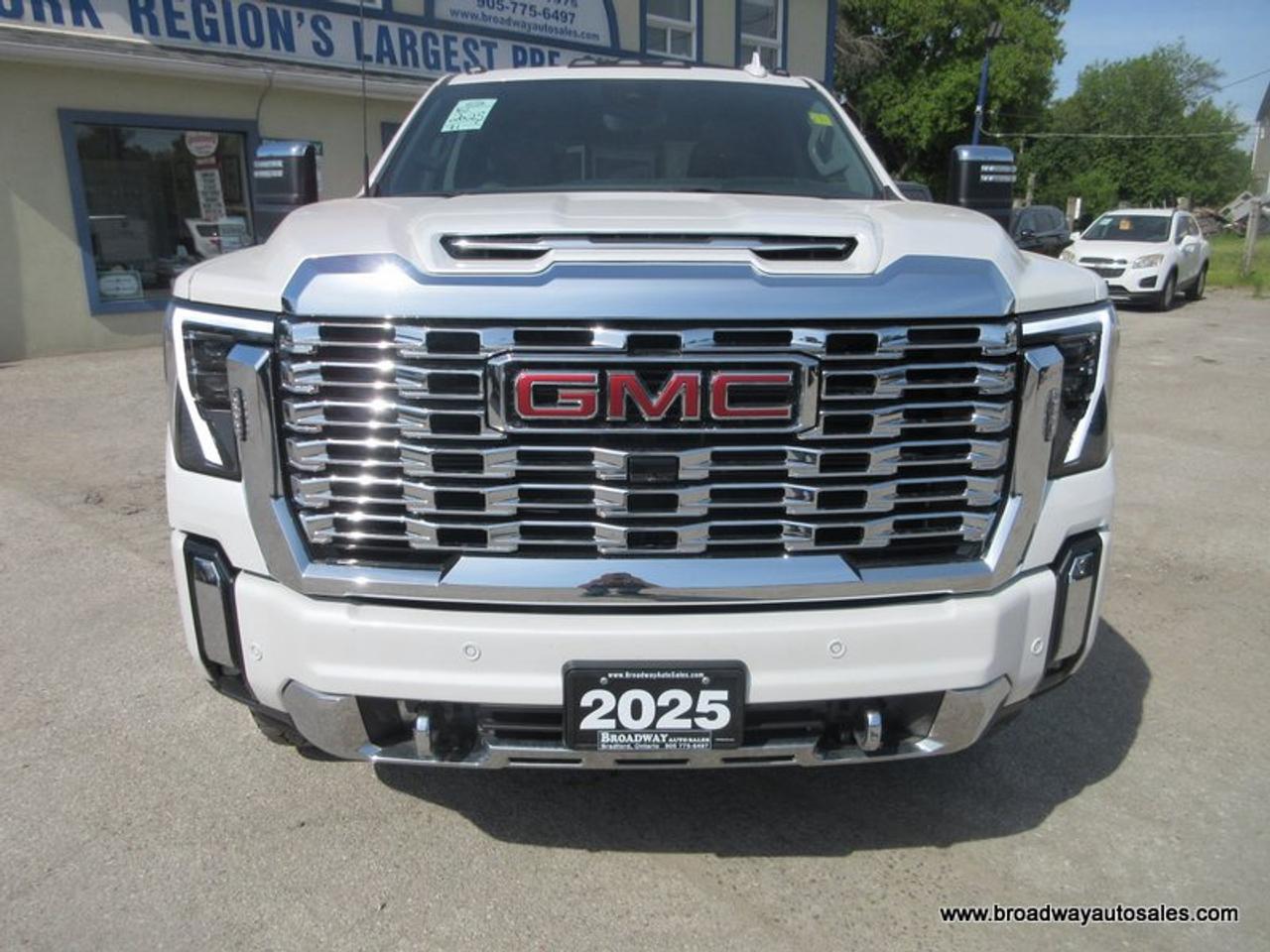 2025 GMC Sierra 2500 3/4 TON DENALI-VERSION 5 PASSENGER 6.6L - DURAMAX.. 4X4.. CREW-CAB.. 6.6-FOOT-BOX.. POWER SUNROOF.. LEATHER.. HEATED/AC SEATS.. POWER MIRRORS.. Photo4