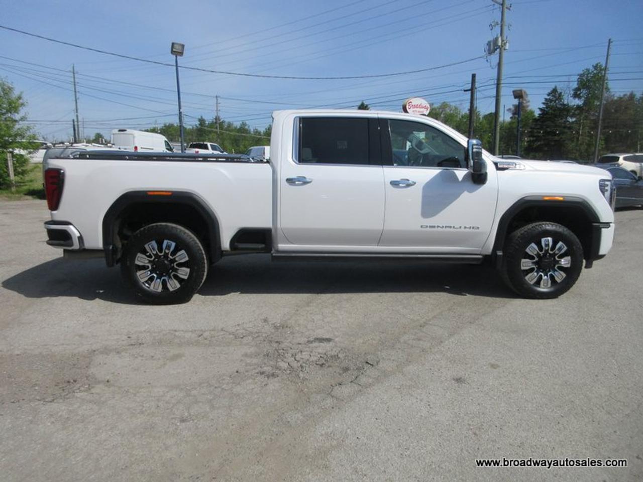 2025 GMC Sierra 2500 3/4 TON DENALI-VERSION 5 PASSENGER 6.6L - DURAMAX.. 4X4.. CREW-CAB.. 6.6-FOOT-BOX.. POWER SUNROOF.. LEATHER.. HEATED/AC SEATS.. POWER MIRRORS.. Photo