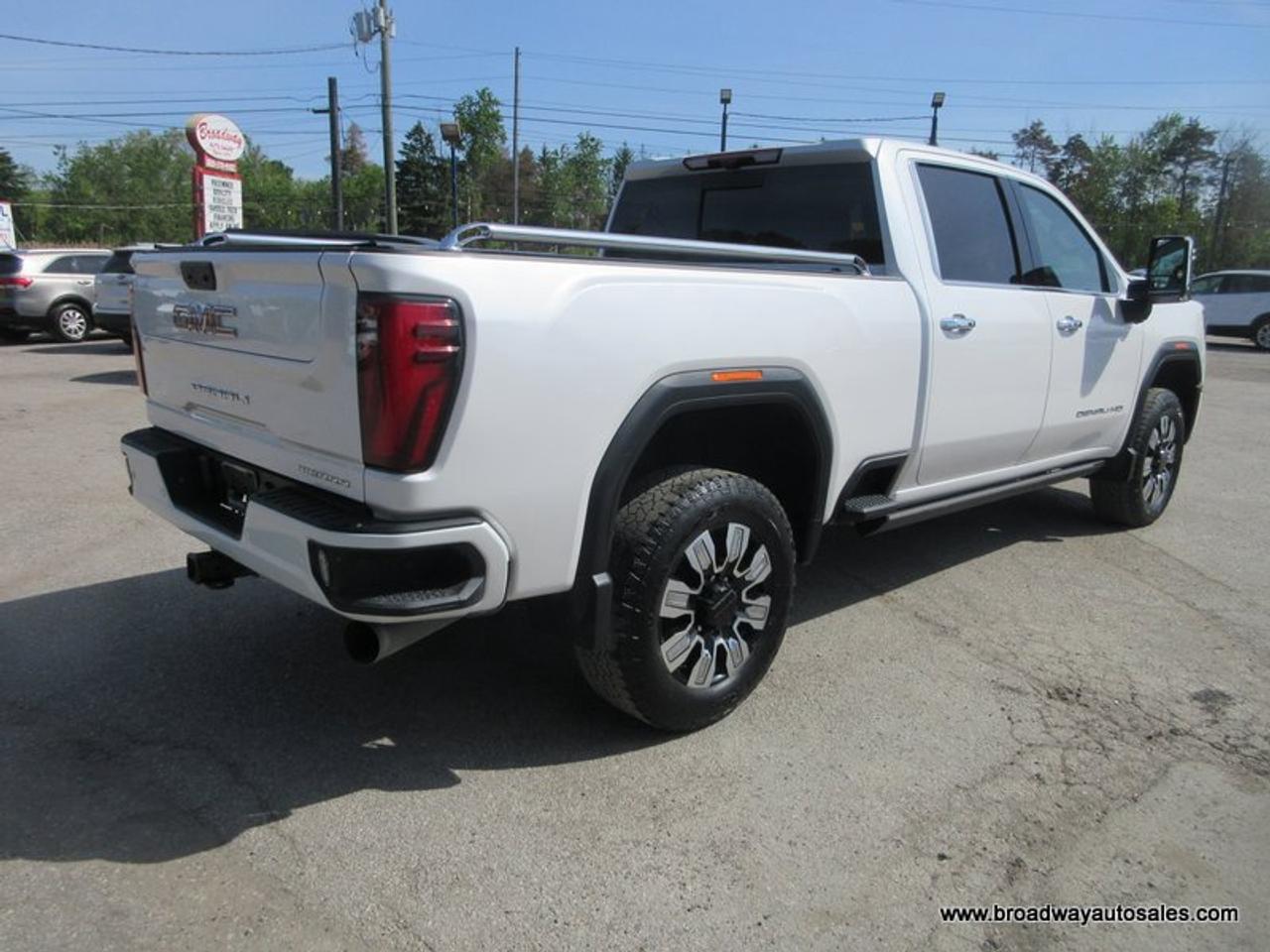 2025 GMC Sierra 2500 3/4 TON DENALI-VERSION 5 PASSENGER 6.6L - DURAMAX.. 4X4.. CREW-CAB.. 6.6-FOOT-BOX.. POWER SUNROOF.. LEATHER.. HEATED/AC SEATS.. POWER MIRRORS.. Photo