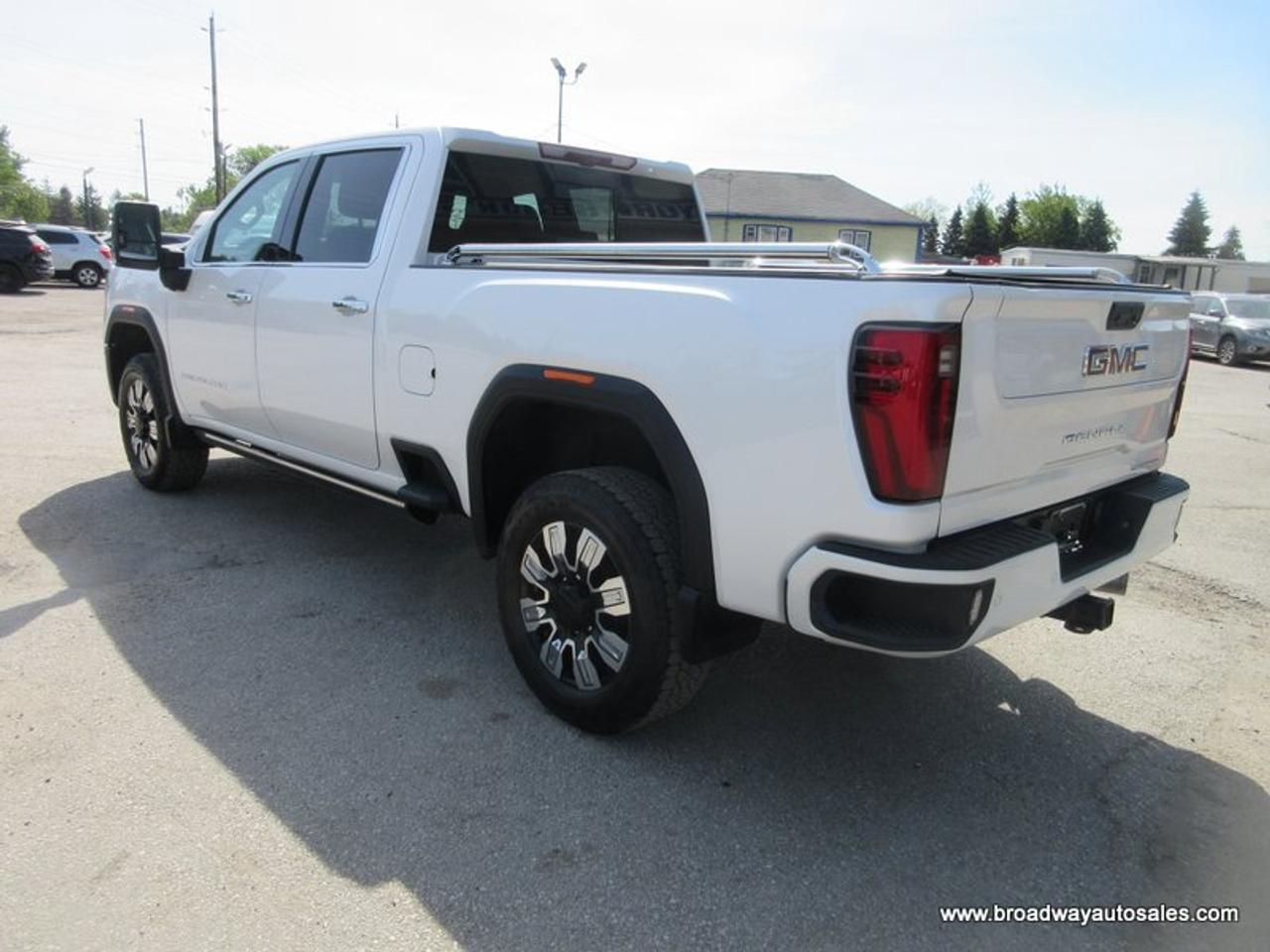 2025 GMC Sierra 2500 3/4 TON DENALI-VERSION 5 PASSENGER 6.6L - DURAMAX.. 4X4.. CREW-CAB.. 6.6-FOOT-BOX.. POWER SUNROOF.. LEATHER.. HEATED/AC SEATS.. POWER MIRRORS.. Photo