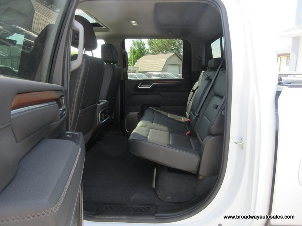 2025 GMC Sierra 2500 3/4 TON DENALI-VERSION 5 PASSENGER 6.6L - DURAMAX.. 4X4.. CREW-CAB.. 6.6-FOOT-BOX.. POWER SUNROOF.. LEATHER.. HEATED/AC SEATS.. POWER MIRRORS.. Photo