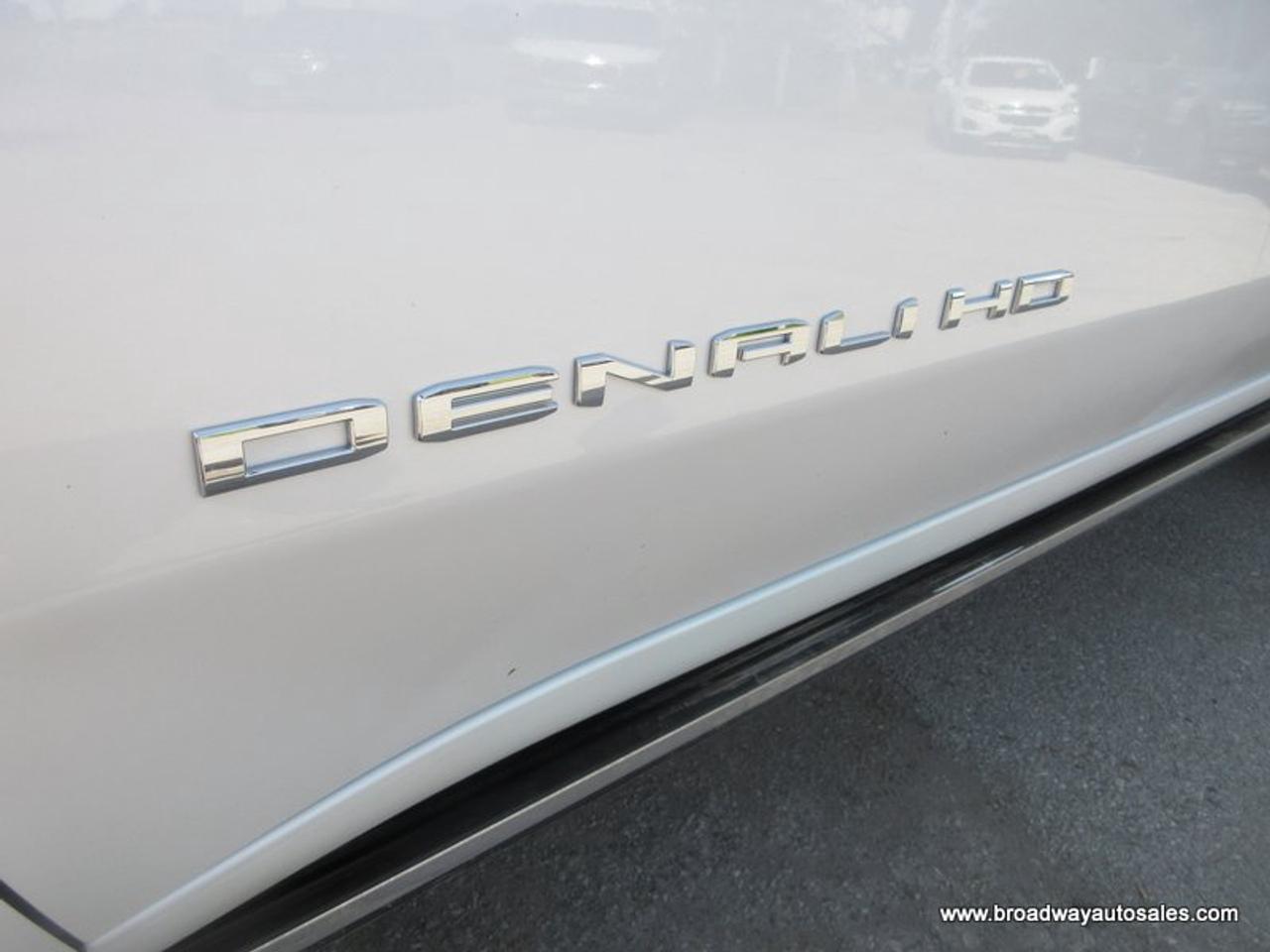2025 GMC Sierra 2500 3/4 TON DENALI-VERSION 5 PASSENGER 6.6L - DURAMAX.. 4X4.. CREW-CAB.. 6.6-FOOT-BOX.. POWER SUNROOF.. LEATHER.. HEATED/AC SEATS.. POWER MIRRORS.. Photo