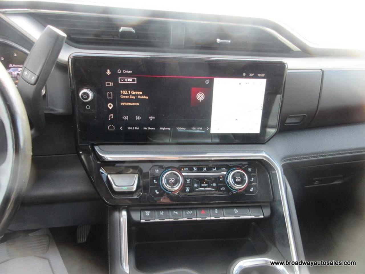 2025 GMC Sierra 2500 3/4 TON DENALI-VERSION 5 PASSENGER 6.6L - DURAMAX.. 4X4.. CREW-CAB.. 6.6-FOOT-BOX.. POWER SUNROOF.. LEATHER.. HEATED/AC SEATS.. POWER MIRRORS.. Photo