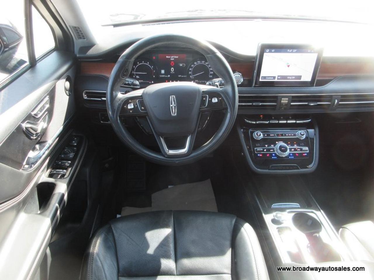 2020 Lincoln Corsair ALL-WHEEL DRIVE RESERVE-EDITION 5 PASSENGER 2.0L - DOHC.. DRIVE-MODE-SELECT.. NAVIGATION.. PANORAMIC SUNROOF.. LEATHER.. HEATED/AC SEATS.. Photo