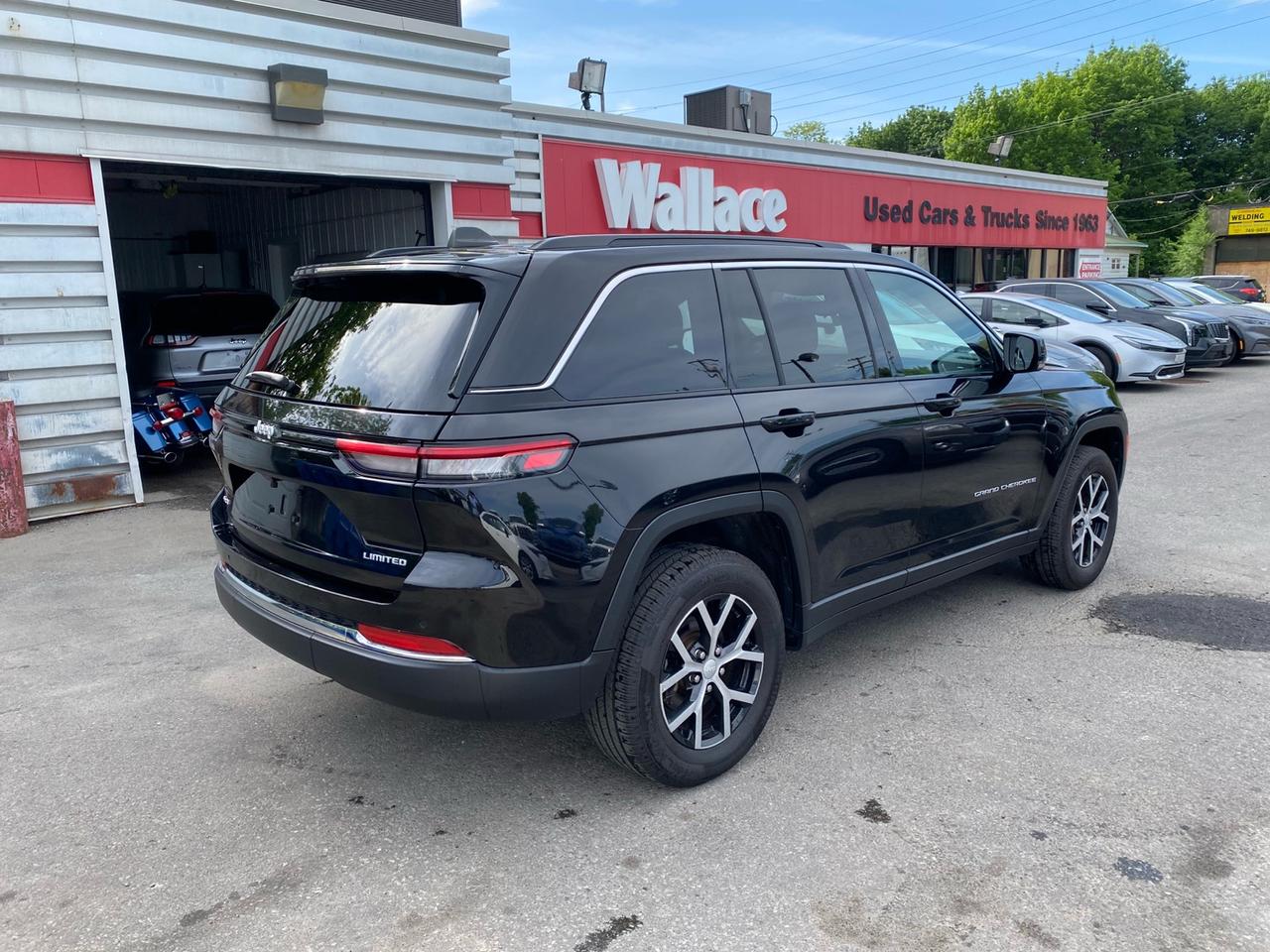 2024 Jeep Grand Cherokee Limited | 4WD | NAV | Apple CarPlay | Android Auto Photo