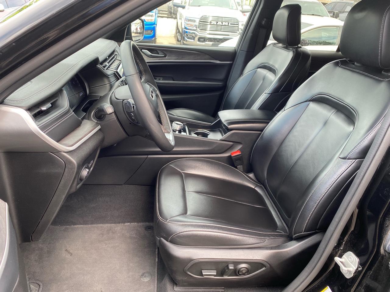 2024 Jeep Grand Cherokee Limited | 4WD | NAV | Apple CarPlay | Android Auto Photo