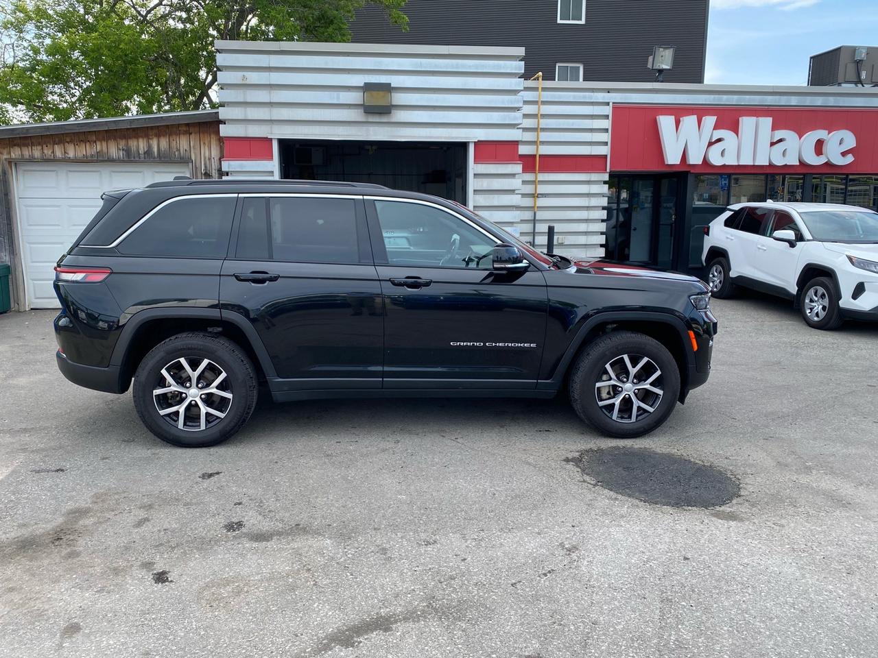 2024 Jeep Grand Cherokee Limited | 4WD | NAV | Apple CarPlay | Android Auto Photo