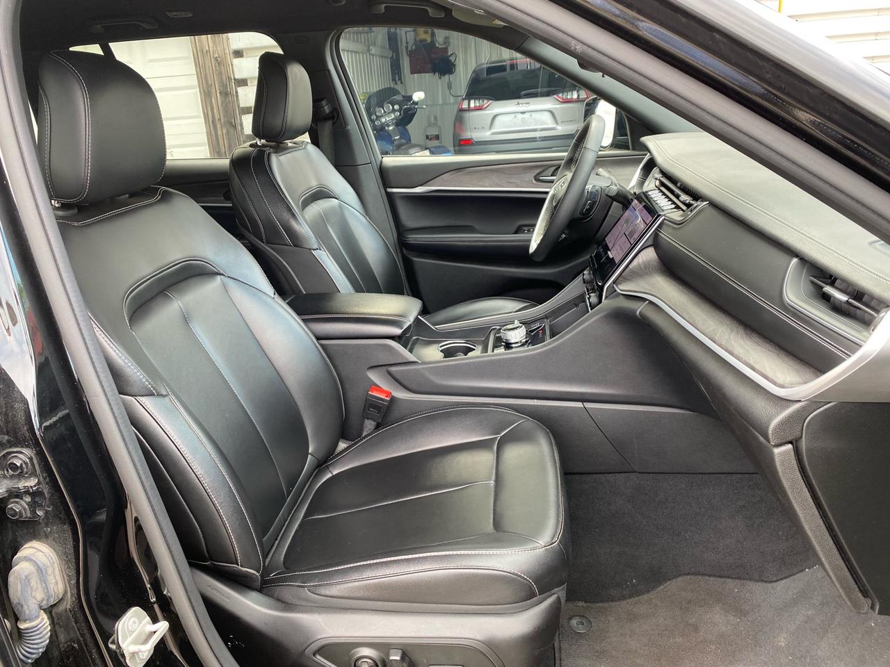 2024 Jeep Grand Cherokee Limited | 4WD | NAV | Apple CarPlay | Android Auto Photo