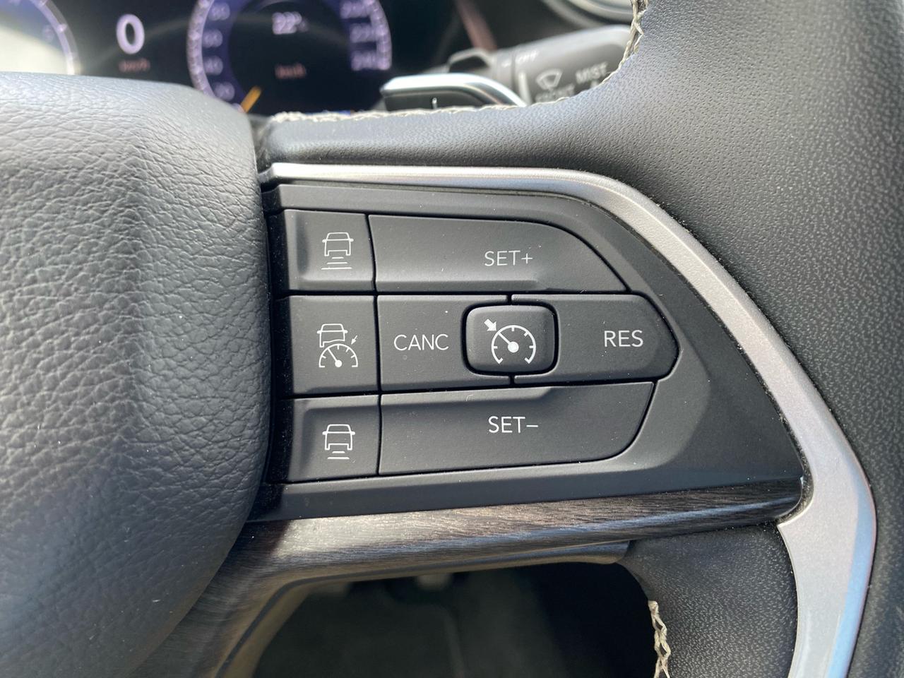 2024 Jeep Grand Cherokee Limited | 4WD | NAV | Apple CarPlay | Android Auto Photo