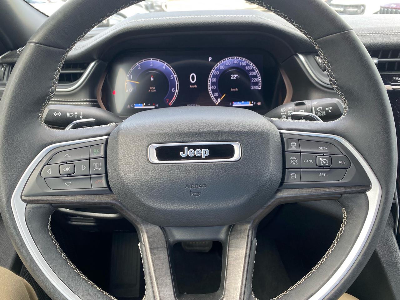 2024 Jeep Grand Cherokee Limited | 4WD | NAV | Apple CarPlay | Android Auto Photo