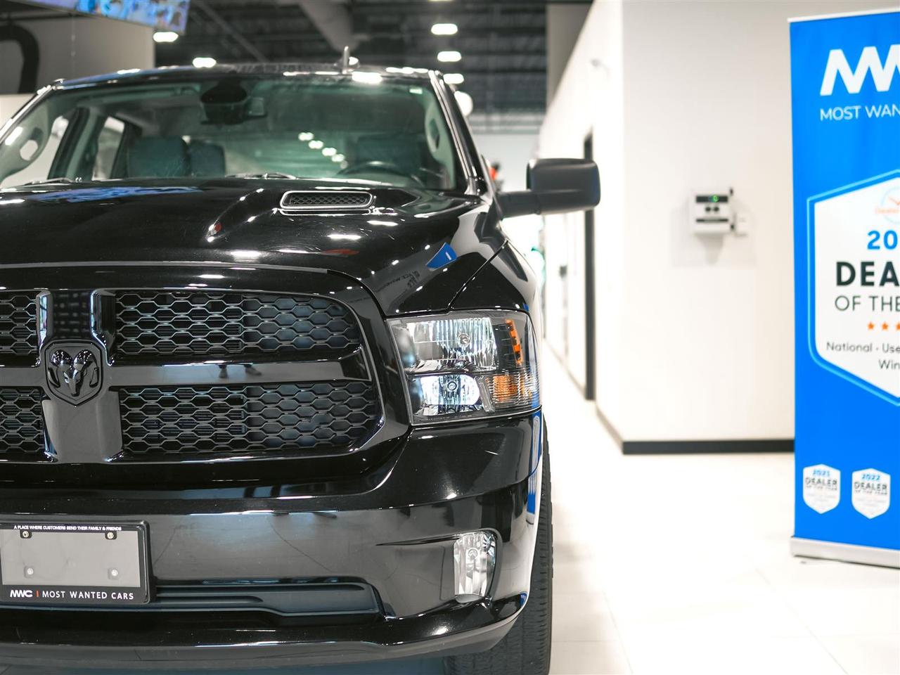 2022 RAM 1500 Classic EXPRESS CREW CAB 4X4 | 5.7 HEMI | BLACK PKG Photo