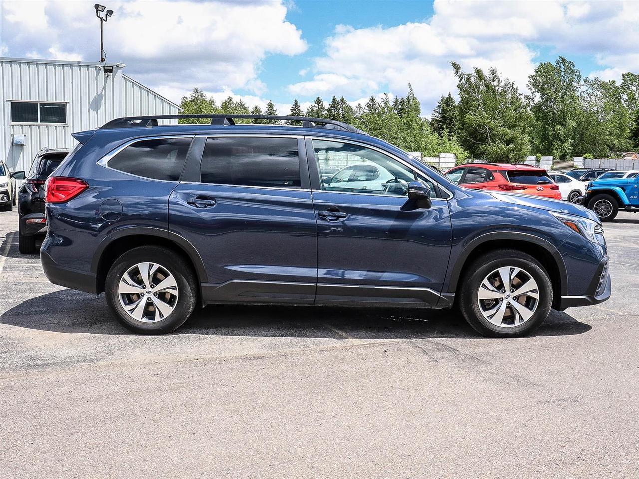 2023 Subaru ASCENT Touring Photo2