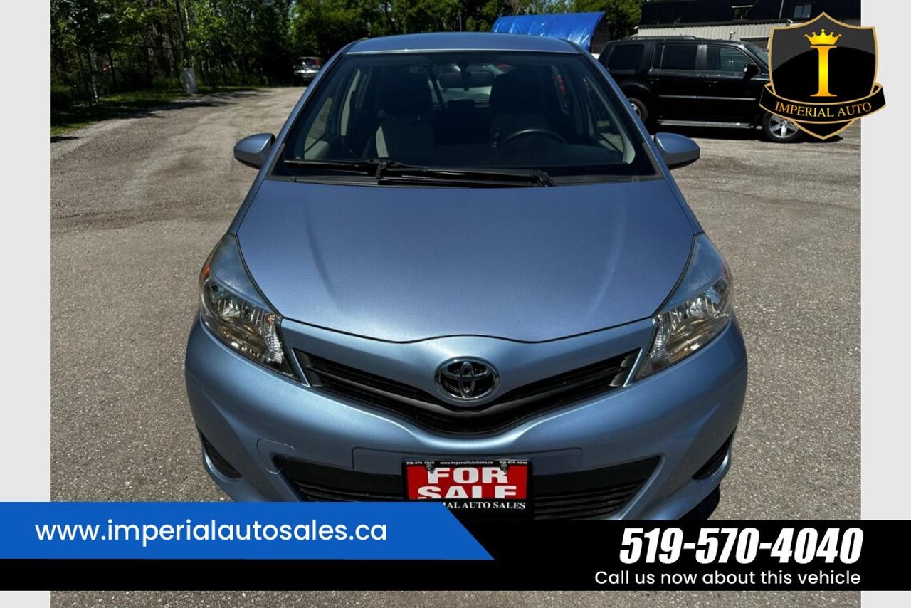 2013 Toyota Yaris LE Photo2