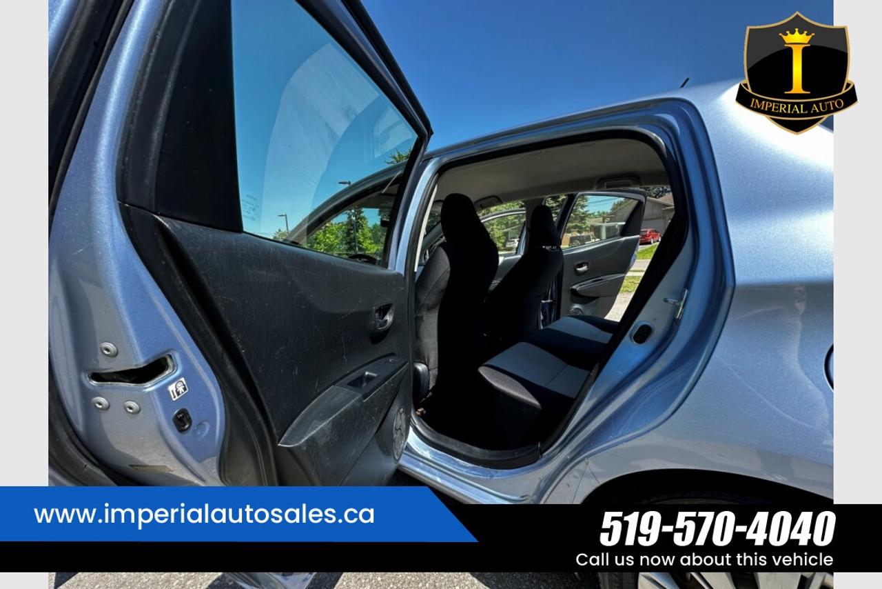 2013 Toyota Yaris LE Photo