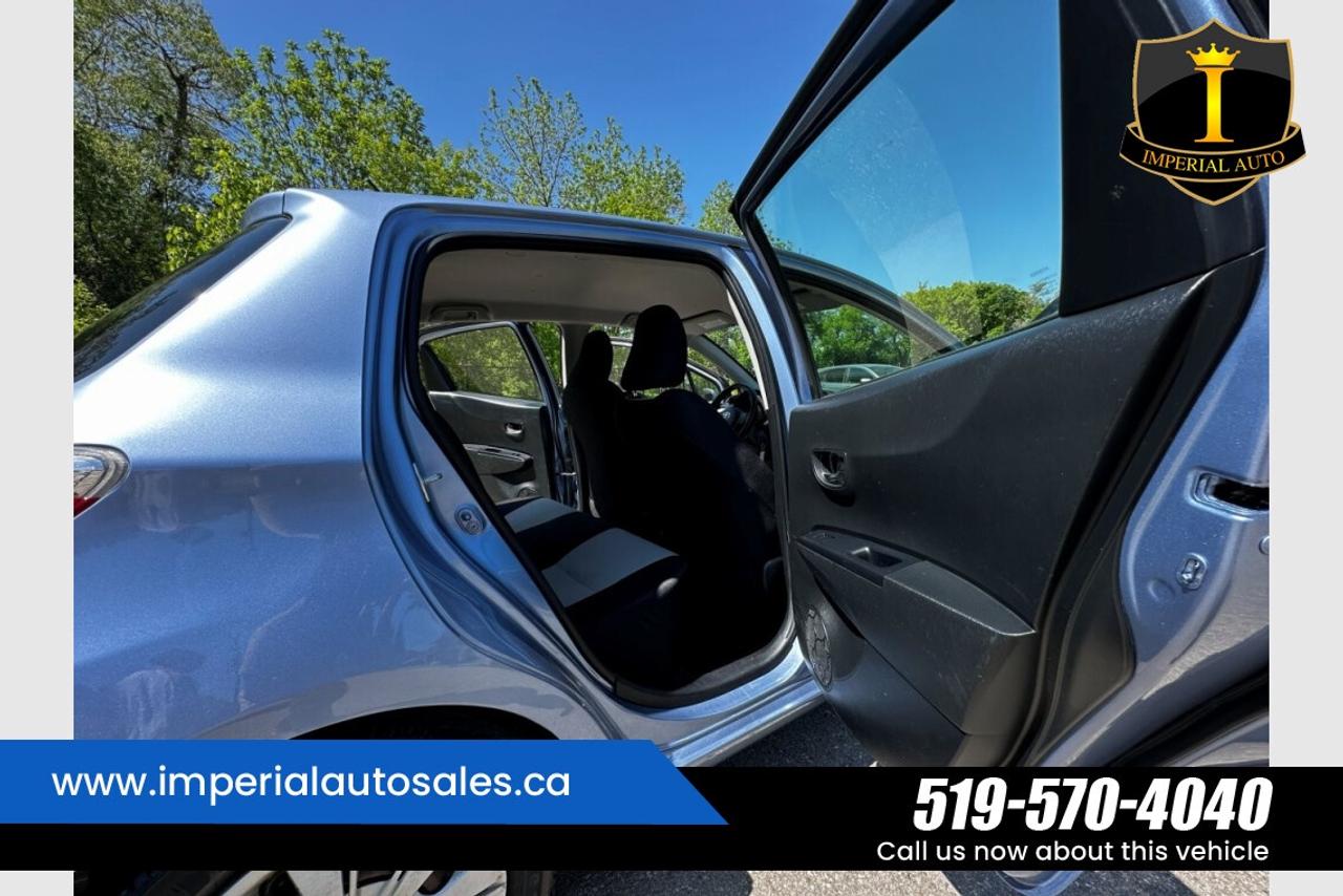 2013 Toyota Yaris LE Photo