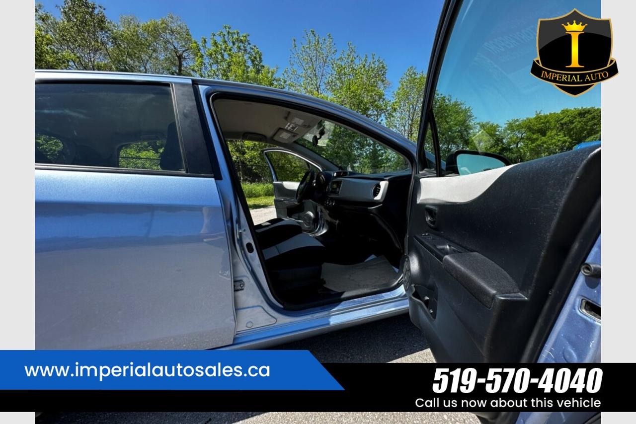 2013 Toyota Yaris LE Photo