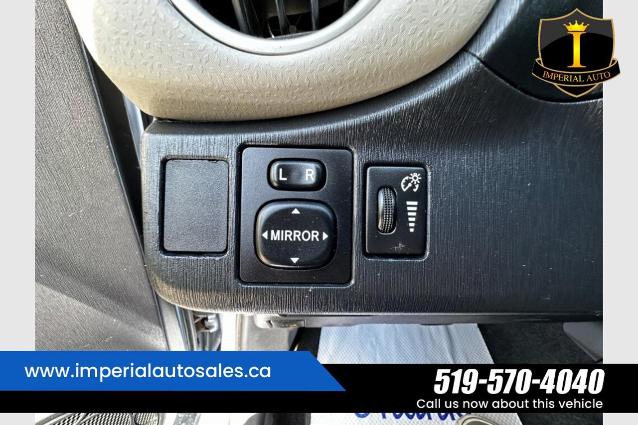 2013 Toyota Yaris LE Photo