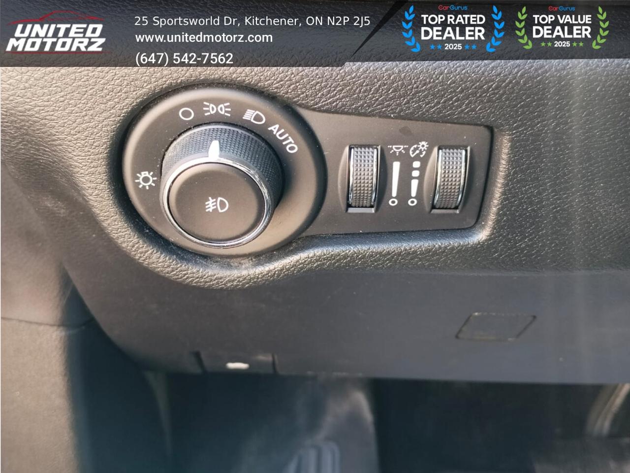 2019 Chrysler Pacifica Touring L~SAFETY CERTIFIED~ 18 SERVICE RECORDS~ Photo