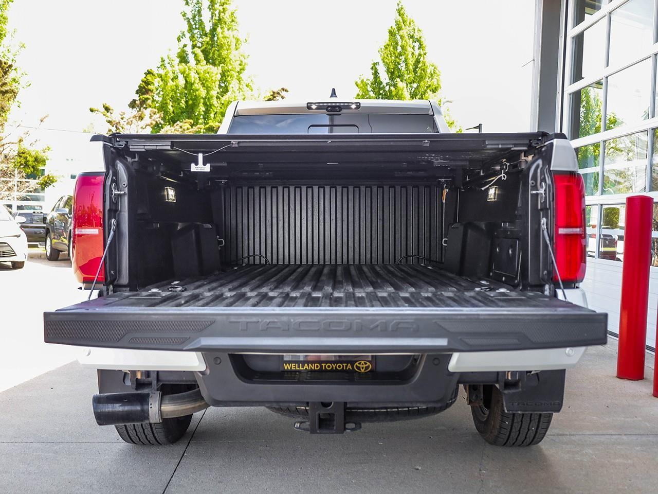 2025 Toyota Tacoma -JBL AUDIO-HEATED/COOLED LEATHER SEATS-HEATED STEERING WHEEL-SUNROOF- Photo