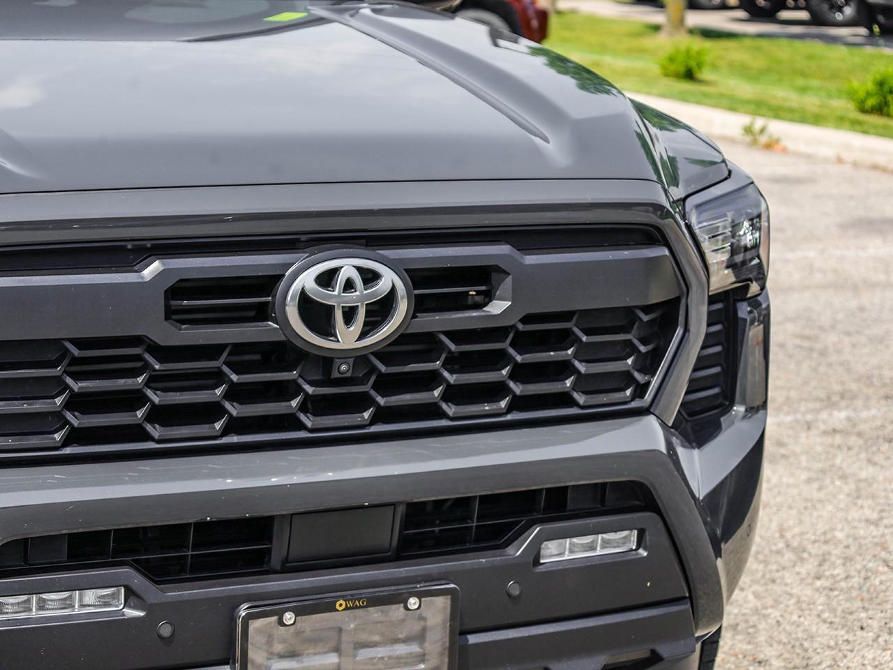 2025 Toyota TACOMA HYBRID  Photo
