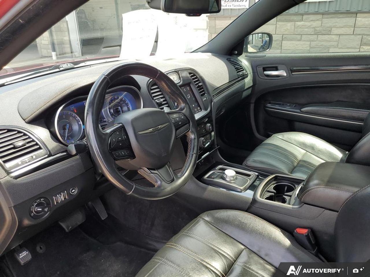 2018 Chrysler 300 300S-NAVIGATION-PANORAMIC SUNROOF-LEATHER-CAMERA Photo