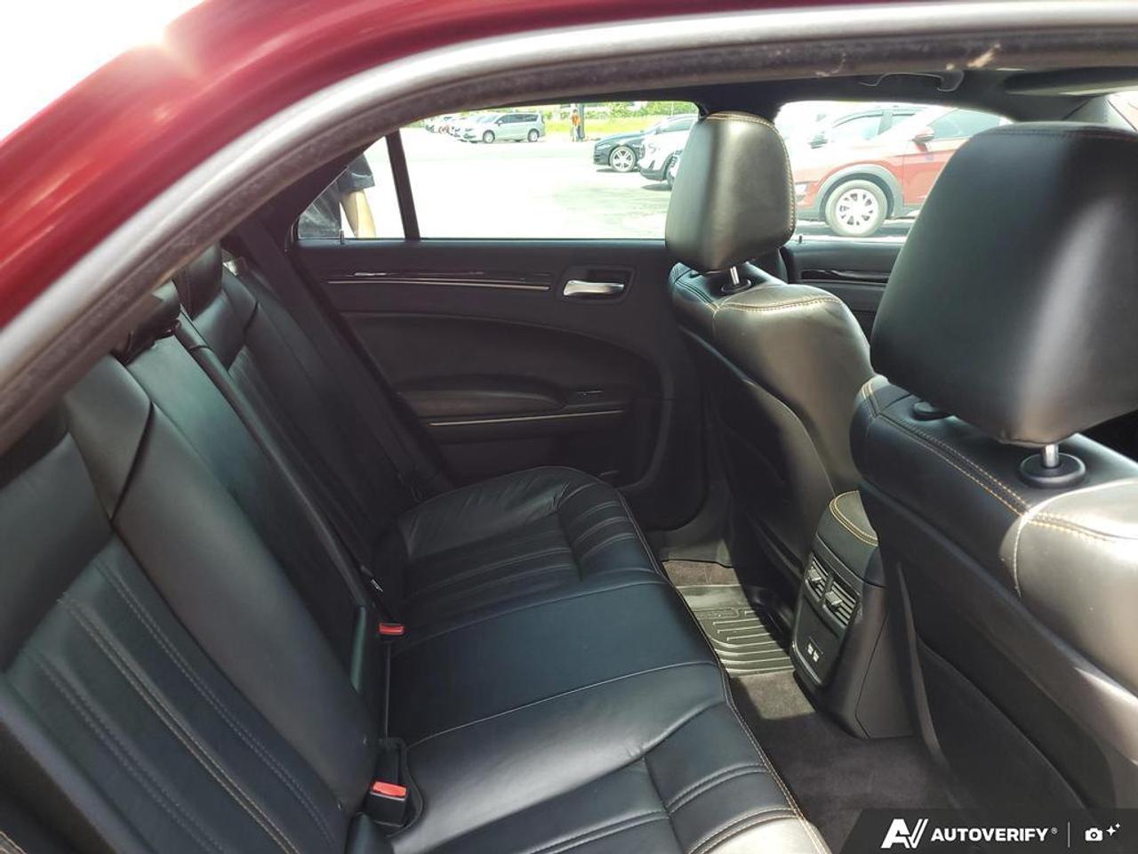 2018 Chrysler 300 300S-NAVIGATION-PANORAMIC SUNROOF-LEATHER-CAMERA Photo
