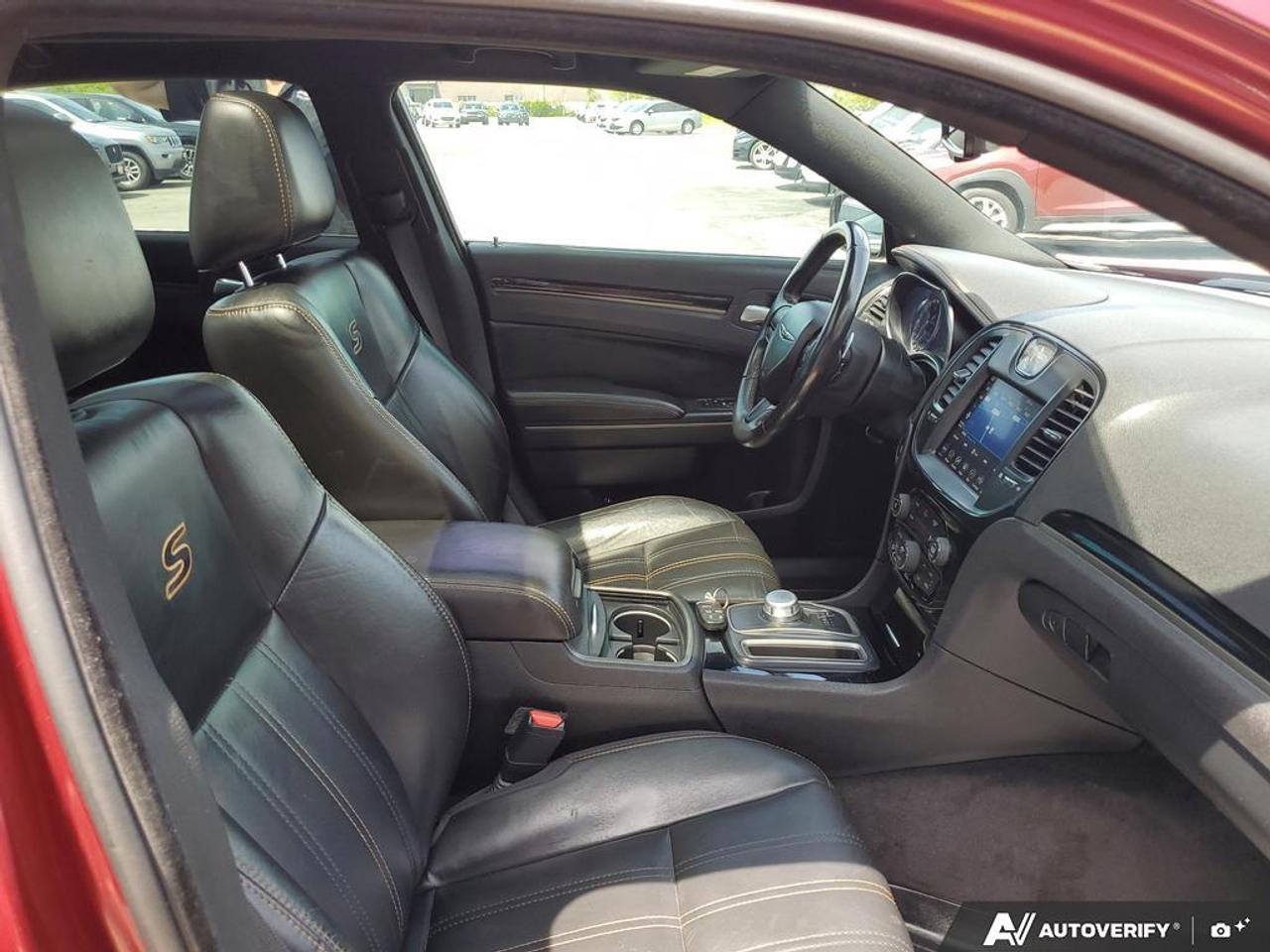 2018 Chrysler 300 300S-NAVIGATION-PANORAMIC SUNROOF-LEATHER-CAMERA Photo