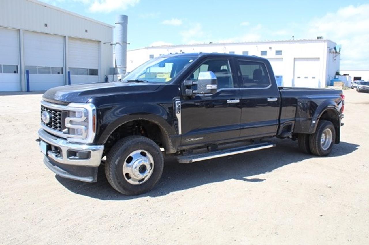 2025 Ford SUPER DUTY F-350 DRW LARIAT 8' box 6.7L P/S DSL w/H&C Leather, NAV, BUC - Photo #1