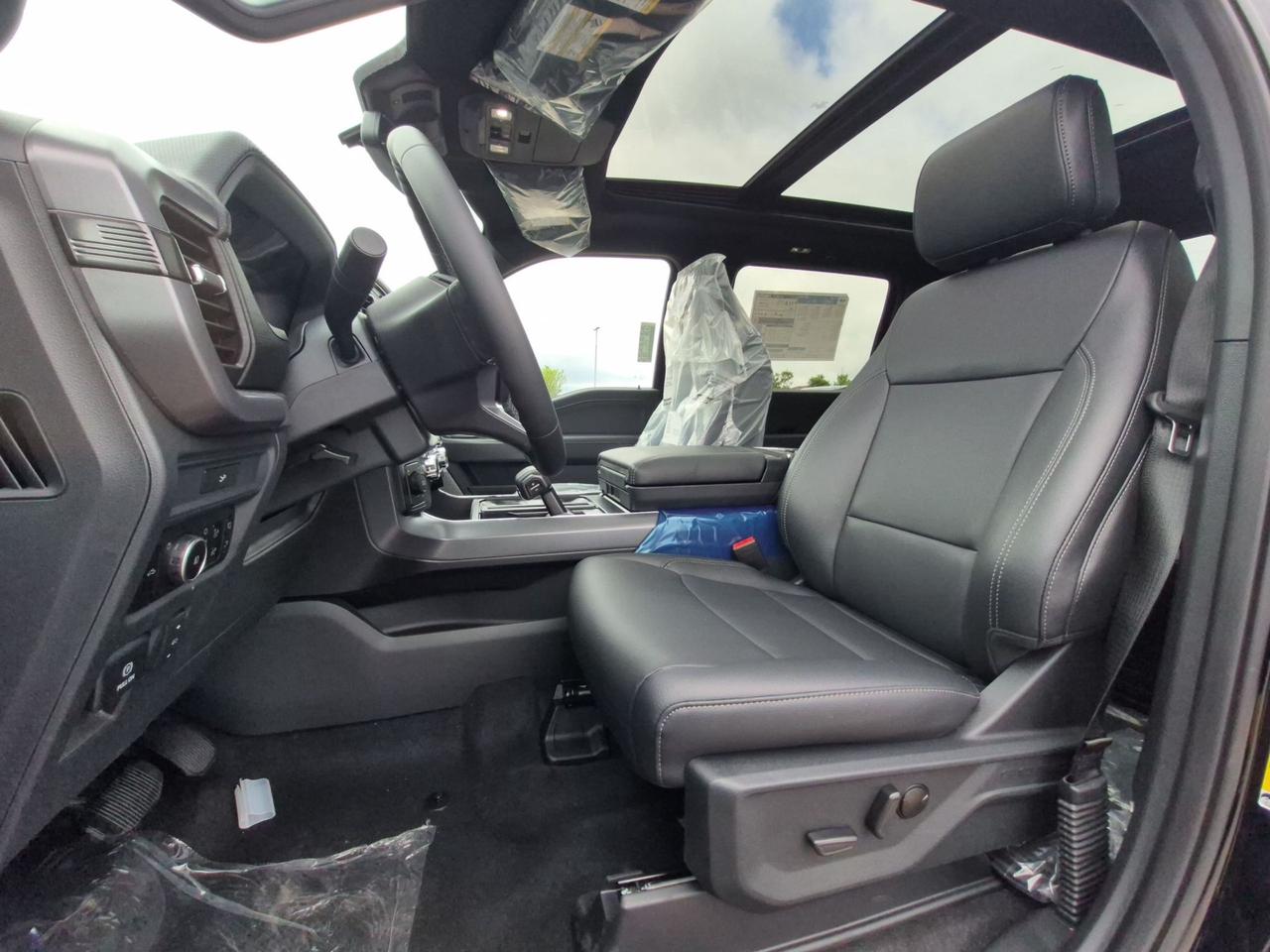 2026 Ford F-150 XLT 303A PKG, MOONROOF, BLACK APPEARANCE PKG Photo