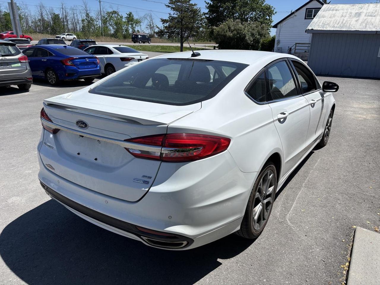 2017 Ford Fusion SE 4dr All-wheel Drive Sedan Photo3