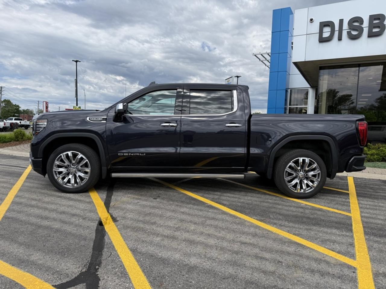 2023 GMC Sierra 1500 Denali Photo3